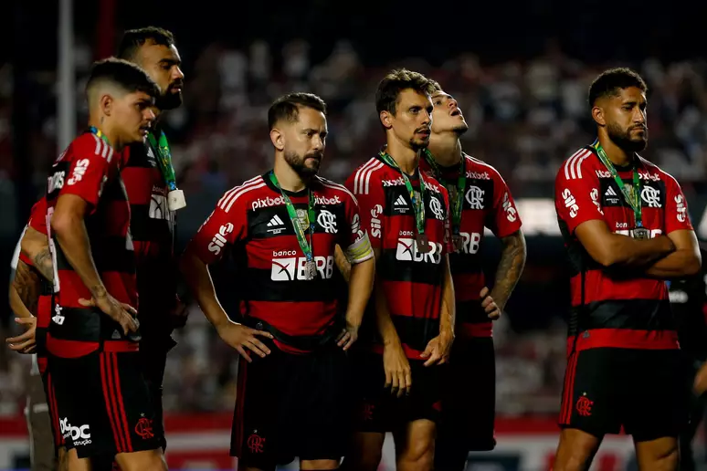 FILIPE LUÍS PONTUA PROBLEMA INTERNO NO FLAMENGO QUE COOPEROU COM A DERROTA NA COPA DO BRASIL